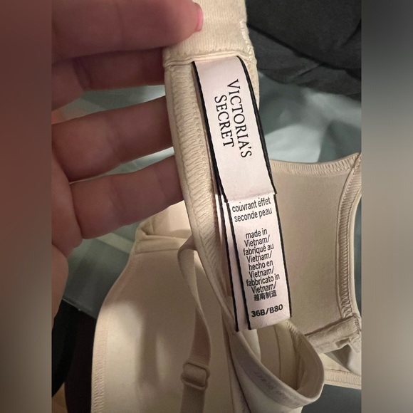 Victoria Secret Push Up - Picture 3 of 4